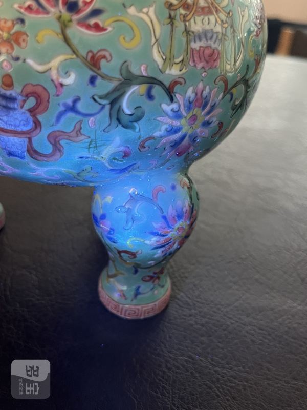 清嘉庆 松绿地洋彩莲托八宝纹朝天耳炉 - 图21